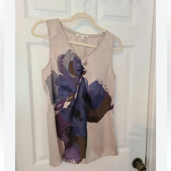 Banana Republic Floral Sleeveless Top - Blue/Purple and Sand. Size 4 - Picture 10 of 14